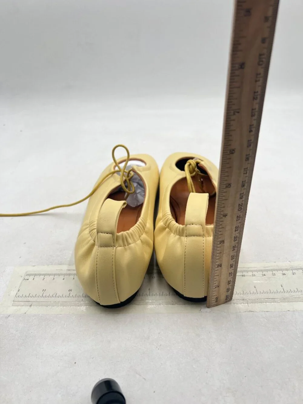 N/A yellow lace